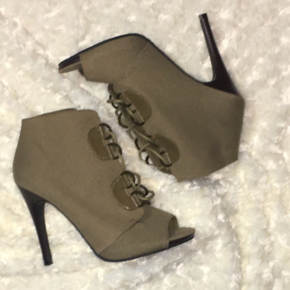 ELLE “VAUGHN” OLIVE PEEP TOE LACE UP ANKLE HIGH BOOTIES - Picture 1 of 2